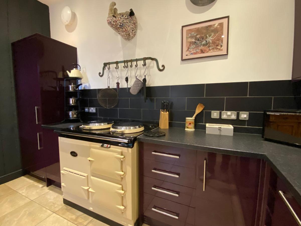 Betsey Trotwood. Historic Stylish 2-Bed Cottage. Blundeston Esterno foto
